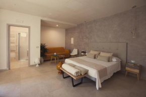  Avantgarde Hotel  Конверсано